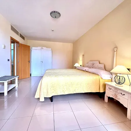 Junior With Pool Or Sea View, Wifi And Heated Pool *