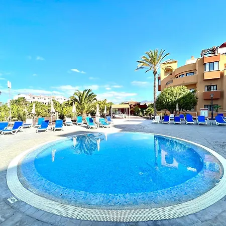 Junior With Pool Or Sea View, Wifi And Heated Pool Apartman