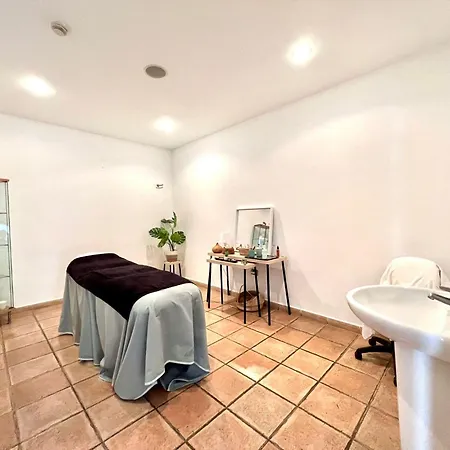 Junior With Pool Or Sea View, Wifi And Heated Pool